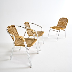 척 야외 베이직 암체어 - 베란다와 정원에 적합한 편안한 암체어 이미지